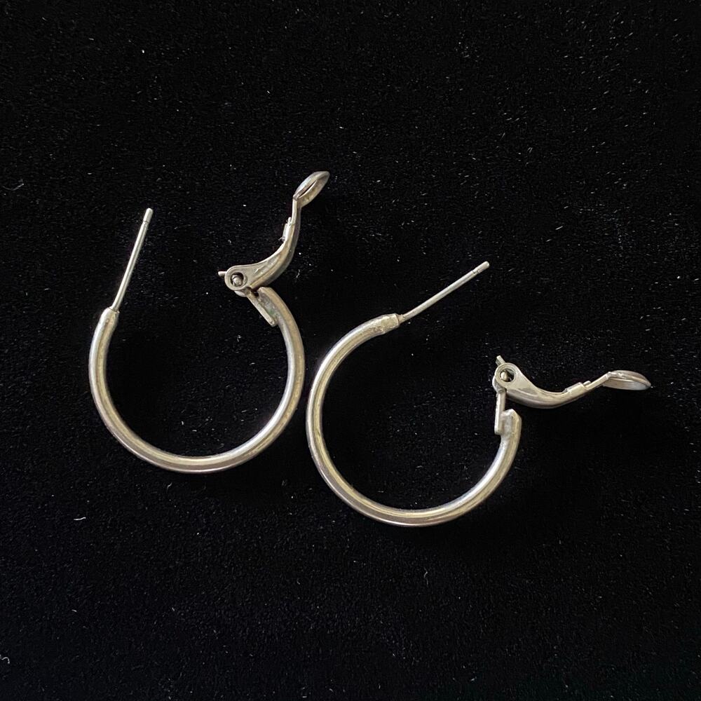 Silver Tone Plain Hoop Earrings Leverback Closure Unsigned 1" long